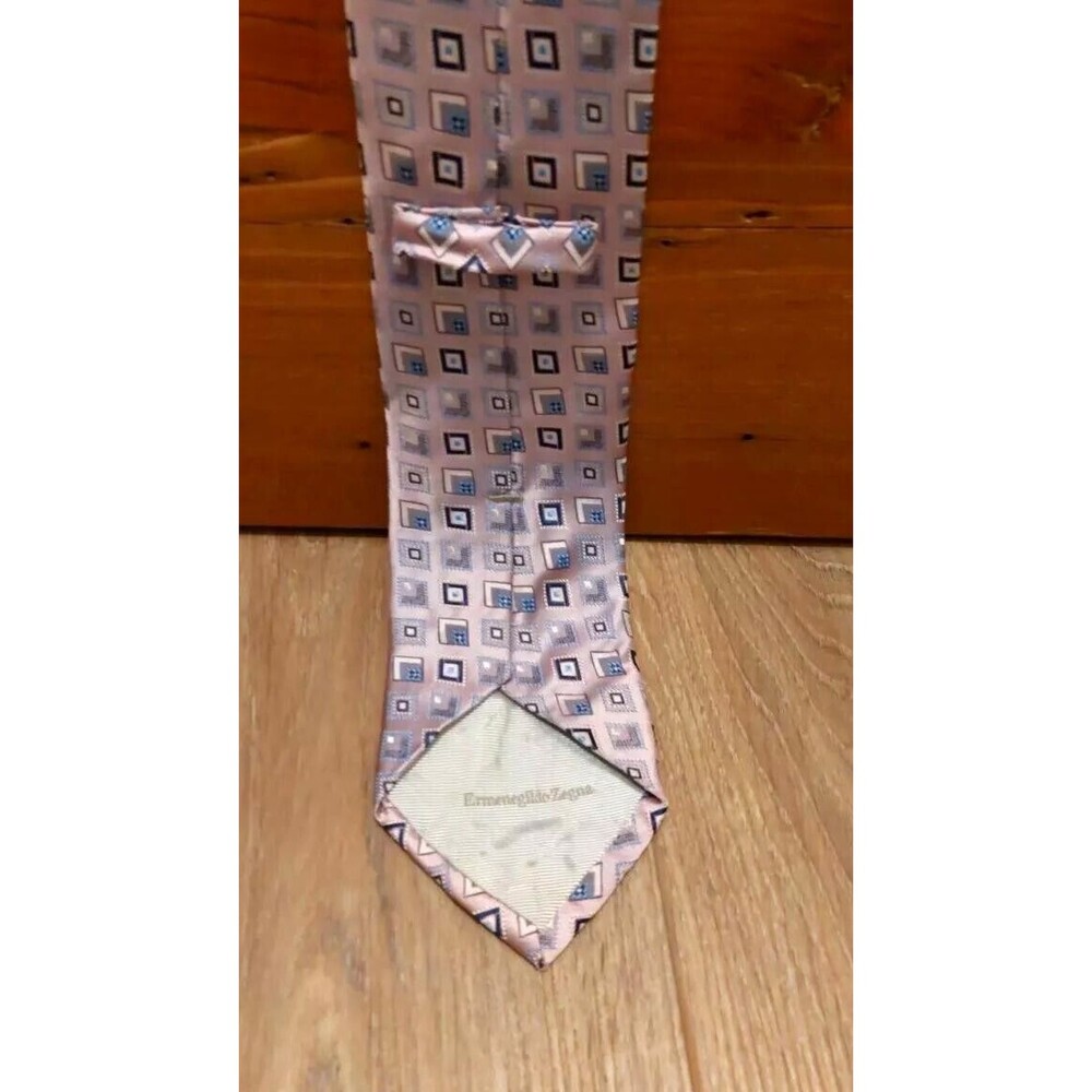Ermenegildo Zegna Pink Silk Tie Geometric Pattern, 3.5"x62"